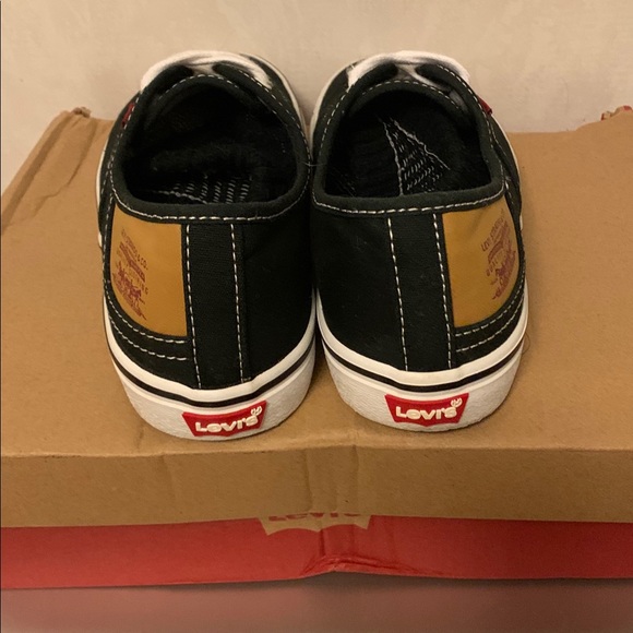 Levi’s women shoes sz 6.5-Jr. Size 5 - Picture 4 of 6